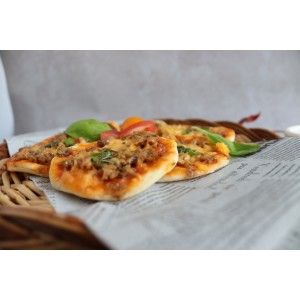 Steak Mini Pizza - Per Tray